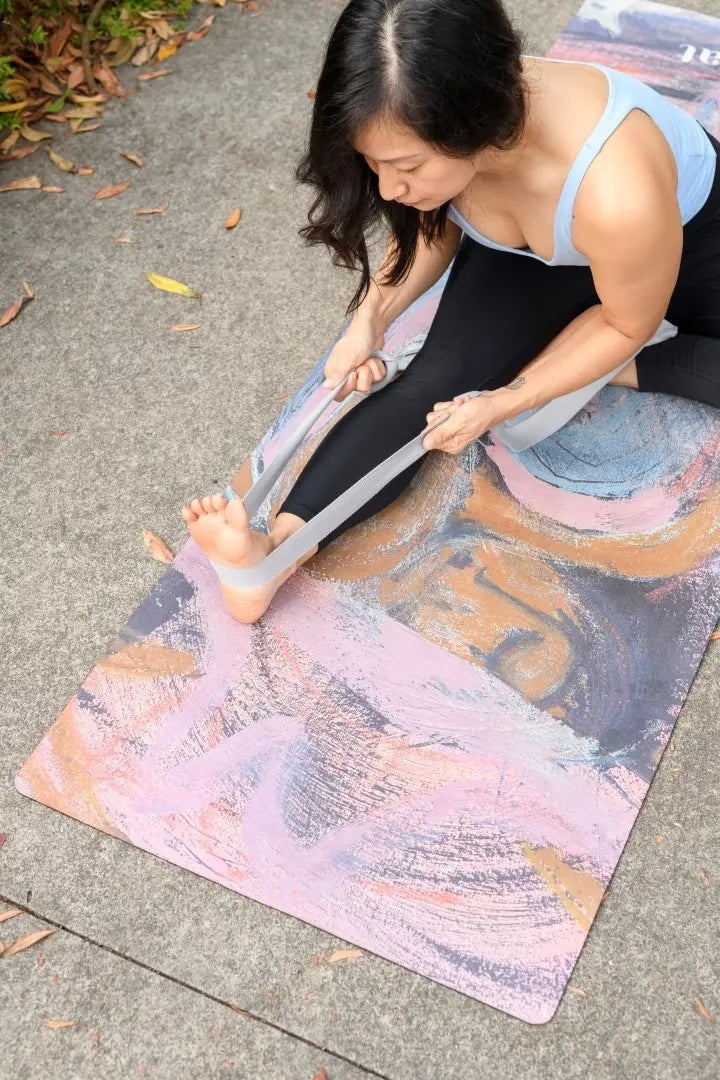 Practice with confidence on yogat’s eco-friendly yoga mat—PVC and phthalate-free, with an extra-grip microfiber surface ideal for hot yoga. Lightweight, travel-ready, and designed in Australia with artistic flair.
