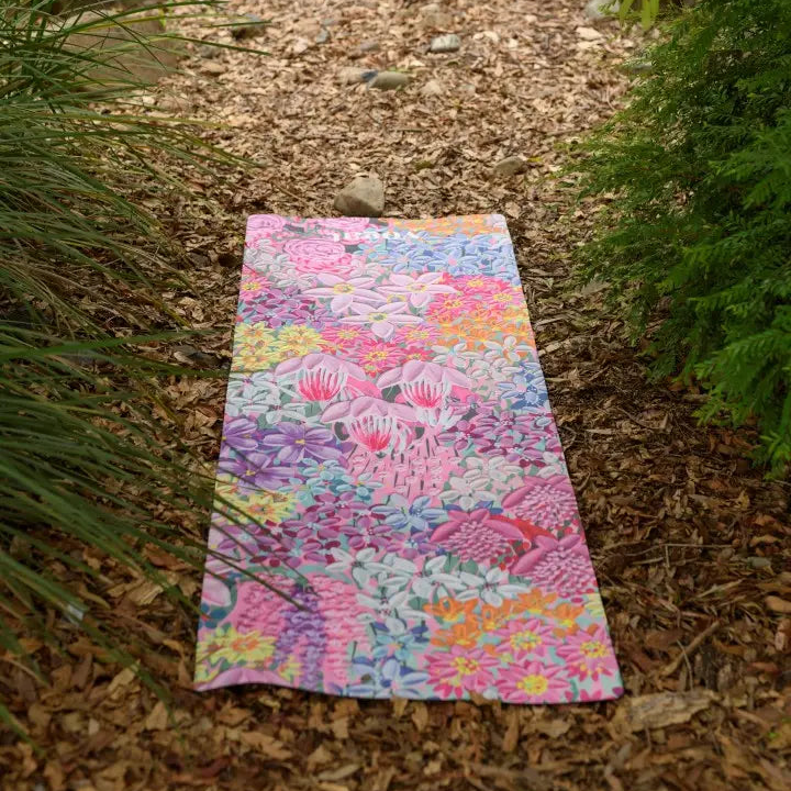 Practice with confidence on yogat’s eco-friendly yoga mat—PVC and phthalate-free, with an extra-grip microfiber surface ideal for hot yoga. Lightweight, travel-ready, and designed in Australia with artistic flair.
